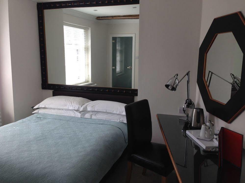 The Bell Hotel Epping Dış mekan fotoğraf